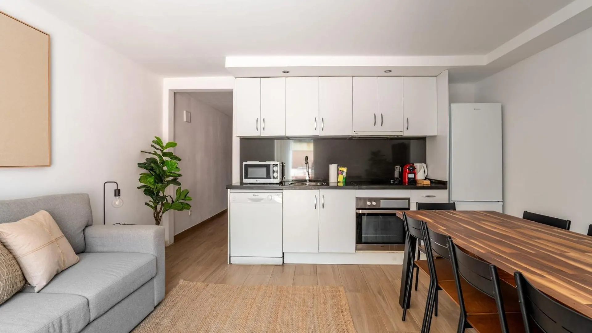 Eixample 4Bd 2Bth With Private Terrace Apartment Barcelona 0*,  Spain